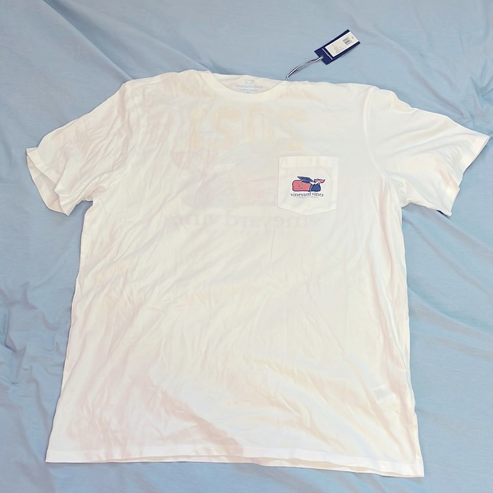 XL Vineyard Vine Graphic Tee Shirt